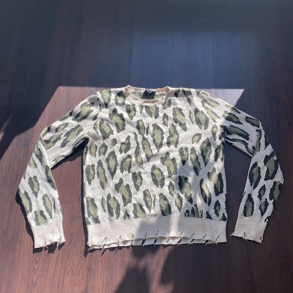 *SOLD* VICI Leopard Sweater - Picture 2 of 5